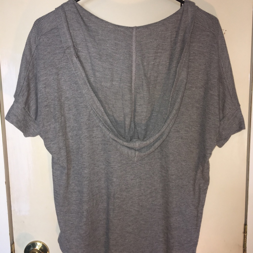 gray t-shirt w hood